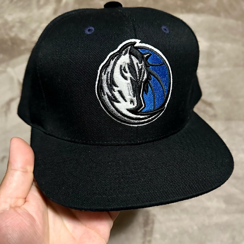 Rare Dallas Maverick’s Velvet bottom hat snap back - Picture 4 of 5
